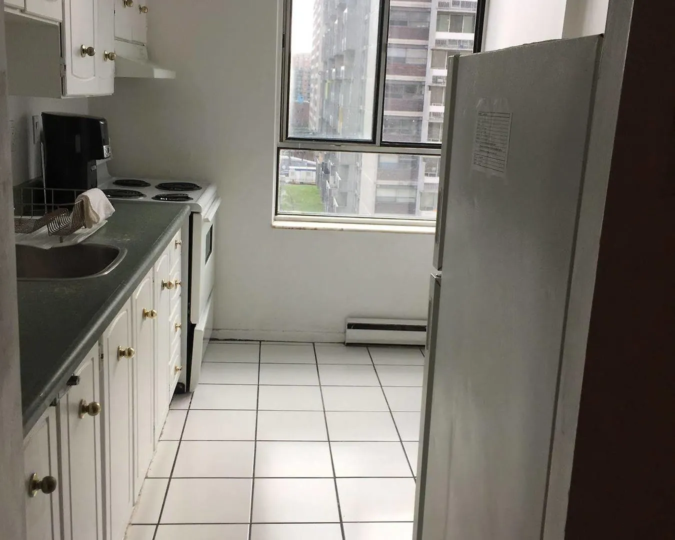 Apartment Toronto Furnished Living- Sherbourne
